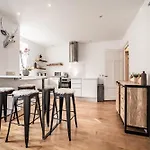 Brina - By Emerald Apartament